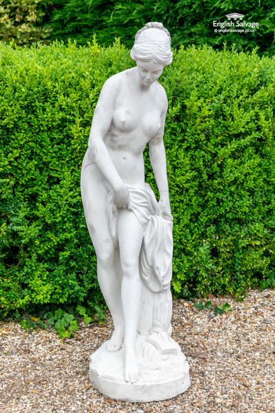 Composition stone bathing Venus