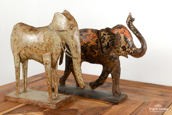 Decorative elephants made of recycled metal