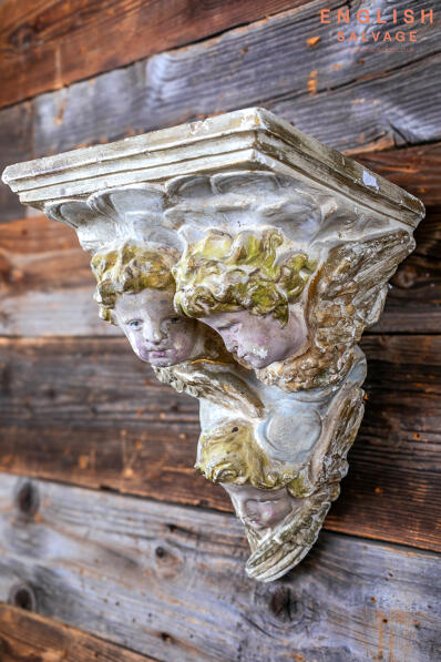 Early 20thC continental plaster corbel
