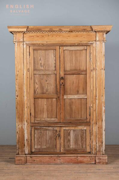 Large Georgian pine cupboard