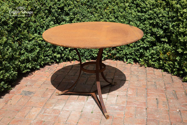 Simple rusty French style circular table