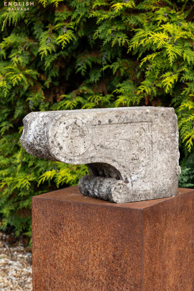 Single antique marble corbel