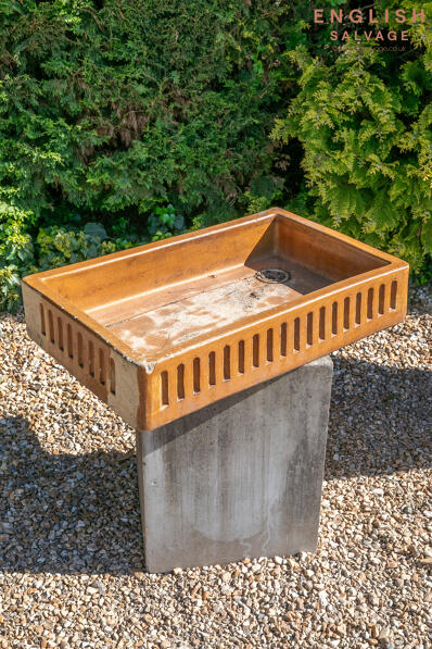 Victorian fluted ceramic sink